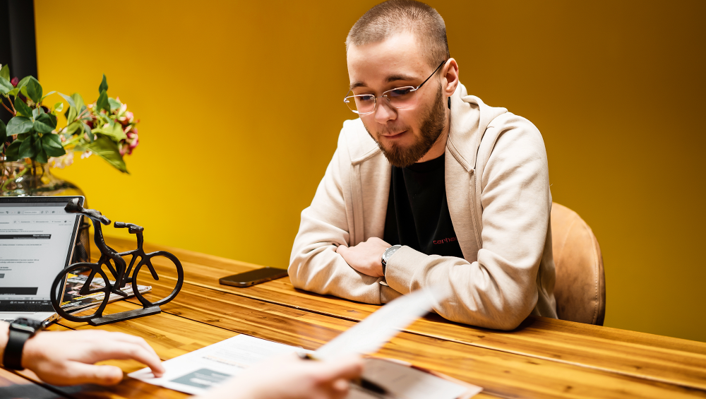 Werkzoekende helpen aan een nieuwe baan