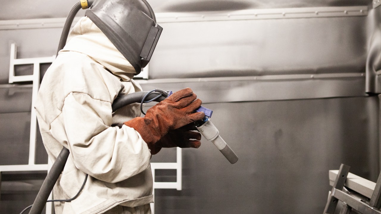 Industriële Spuiterij en Poedercoating Gebr. Slegers B.V. HELMOND afbeelding 1