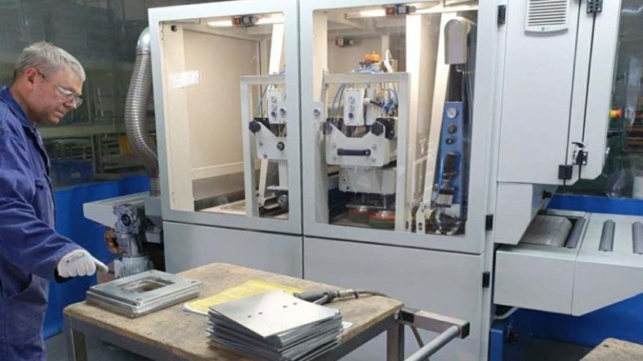 Roestvrijstaalindustrie Geton B.V. VELDHOVEN afbeelding 1