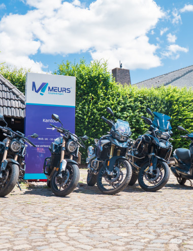 Rijschool Meurs Steensel afbeelding 5 Rijschool Meurs Steensel afbeelding 5