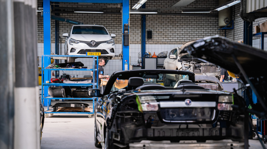 Autoschade Van Raaij & Box VOF Eersel afbeelding 2 Autoschade Van Raaij & Box VOF Eersel afbeelding 2