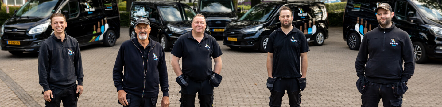 Elektromonteur die van aanpakken houdt