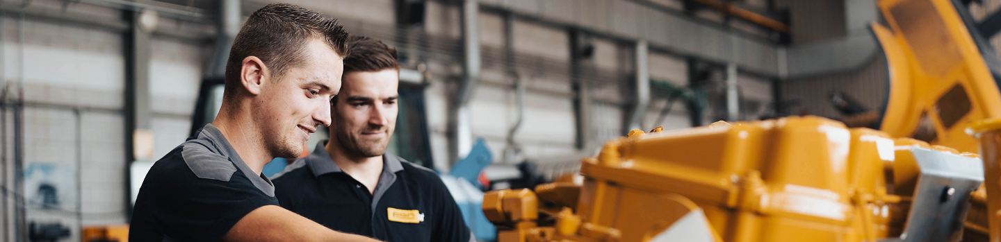 medewerkers in fabriekshal